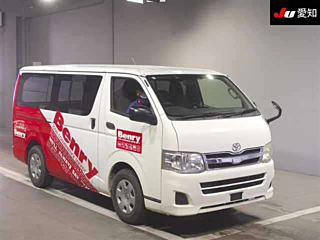 TOYOTA HIACE VAN