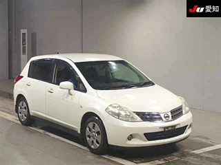 NISSAN TIIDA