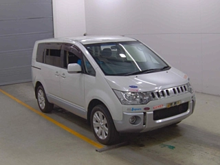 MITSUBISHI DELICA D5