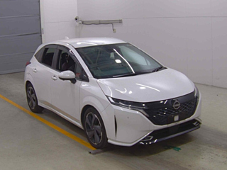 NISSAN AURA