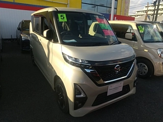 NISSAN ROOX