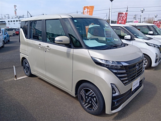 NISSAN ROOX