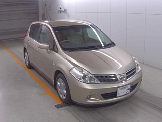 NISSAN TIIDA