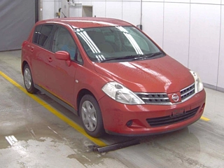 NISSAN TIIDA