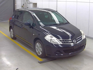 NISSAN TIIDA
