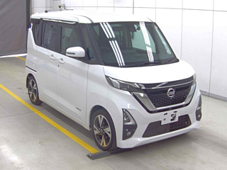 NISSAN ROOX