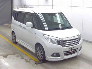 MITSUBISHI DELICA D2