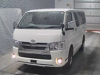TOYOTA HIACE VAN