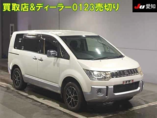 MITSUBISHI DELICA D5