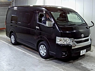 TOYOTA HIACE