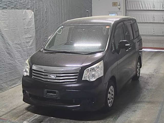 Toyota Noah 2013