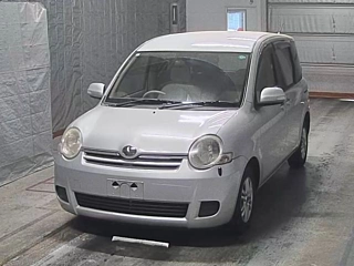 Toyota Sienta 2008