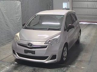 Toyota Ractis 2012