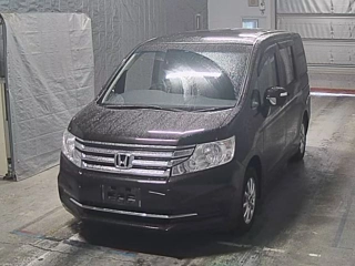 Honda Step Wagon 2013