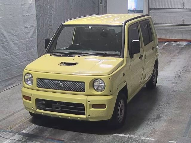 Daihatsu Naked