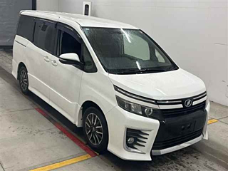 Toyota Voxy 2014