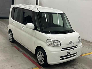 Daihatsu Tanto 2011