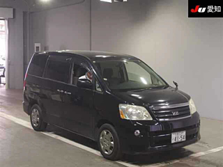 Toyota Noah 2006
