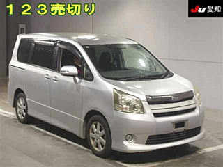 Toyota Noah 2007