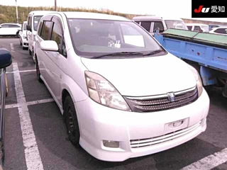 Toyota Isis 2005