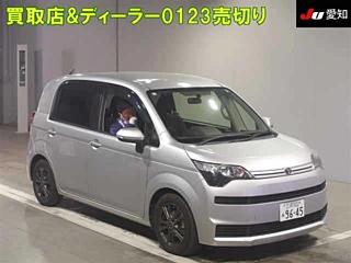 Toyota Spade 2015
