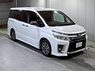 Toyota Voxy 2016