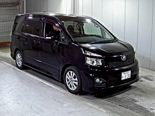 Toyota Voxy 2012