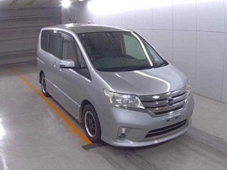 Nissan Serena 2013