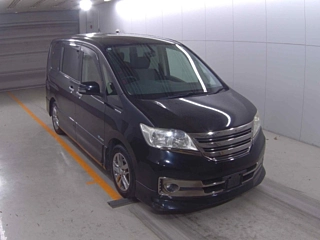 Nissan Serena 2013