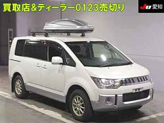 MITSUBISHI DELICA D5