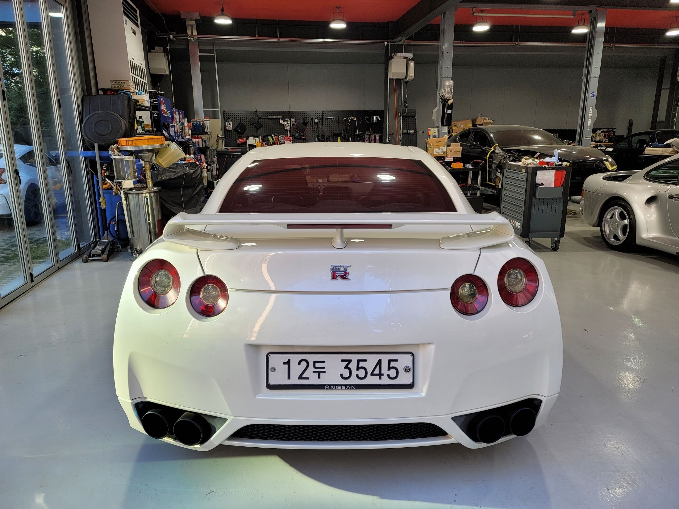 NISSAN GT-R 2010