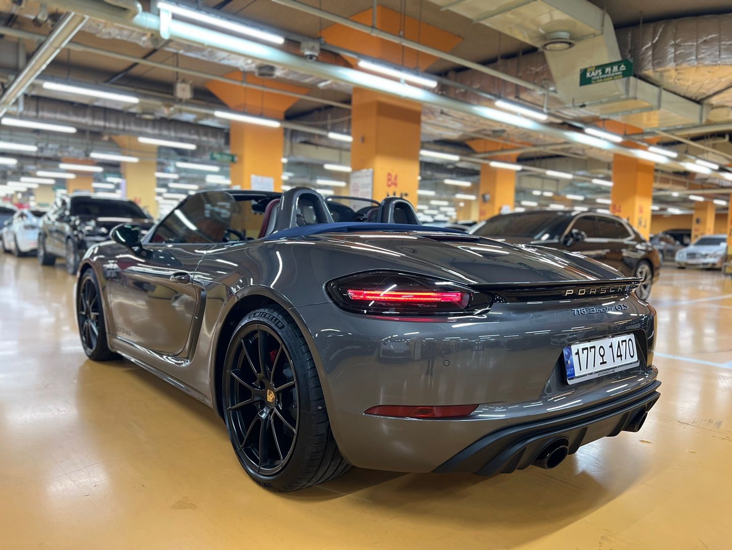 PORSCHE 718 BOXSTER 2024