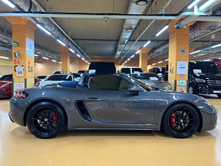 PORSCHE 718 BOXSTER 2024