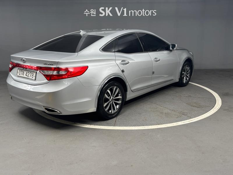 HYUNDAI GRANDEUR HG 2012