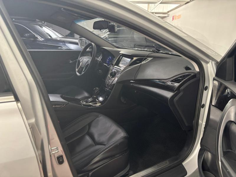 HYUNDAI GRANDEUR HG 2012