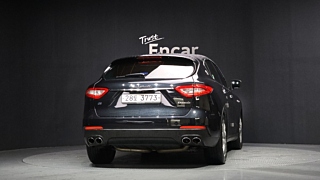 MASERATI LEVANTE 2018