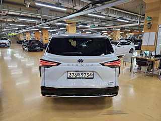 TOYOTA SIENNA 2023