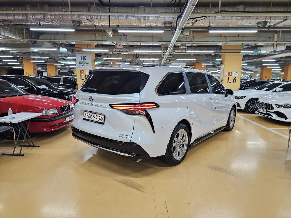 TOYOTA SIENNA 2023