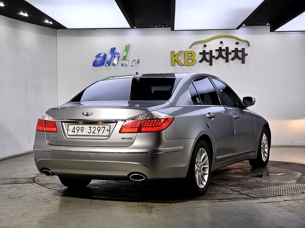 HYUNDAI GENESIS 2009
