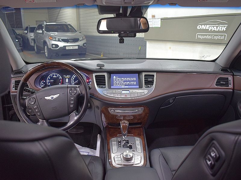 HYUNDAI GENESIS 2009