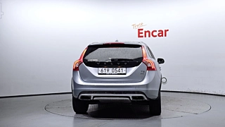 VOLVO V60 CROSS COUNTRY 2016