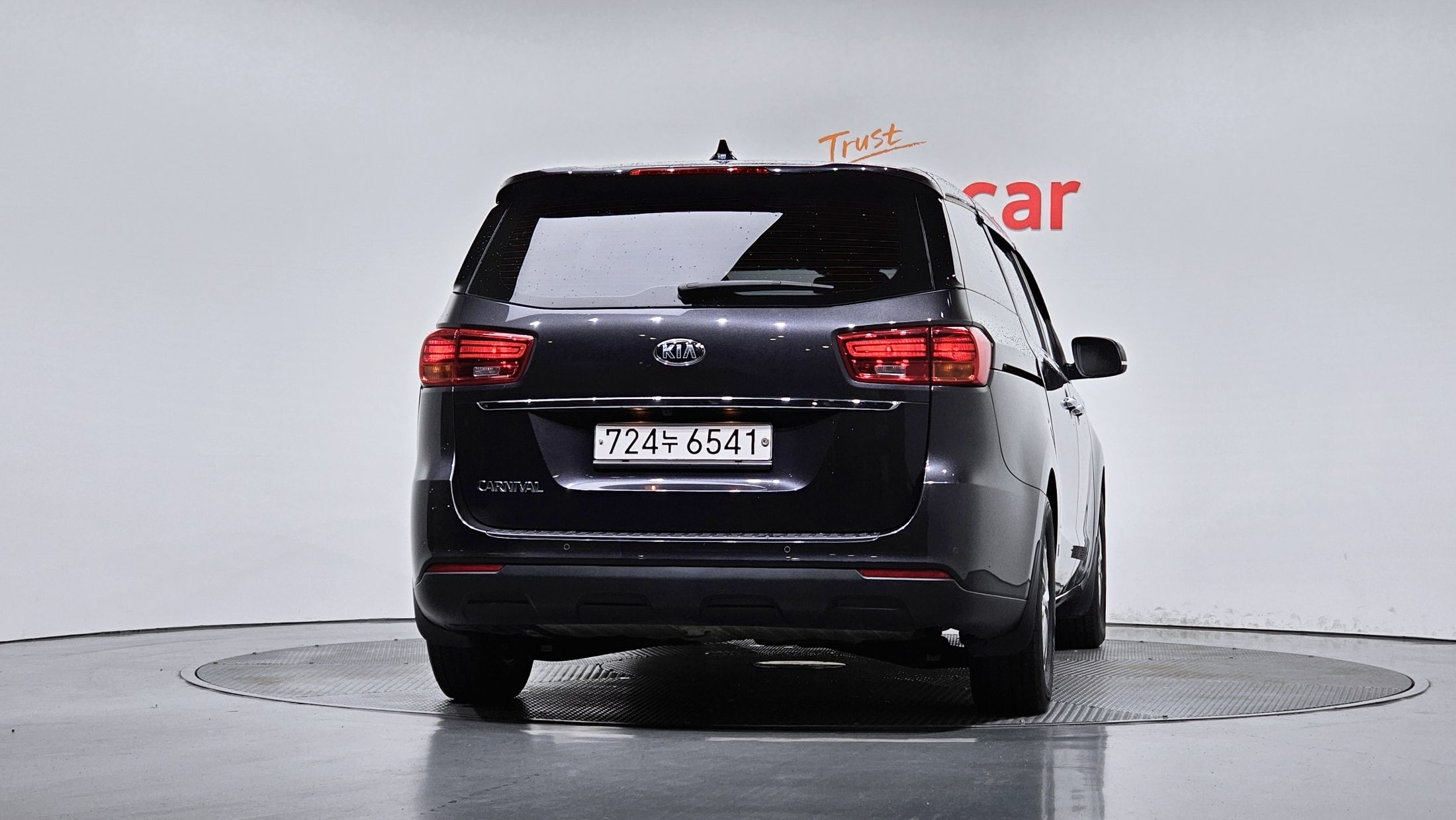 KIA CARNIVAL 2019
