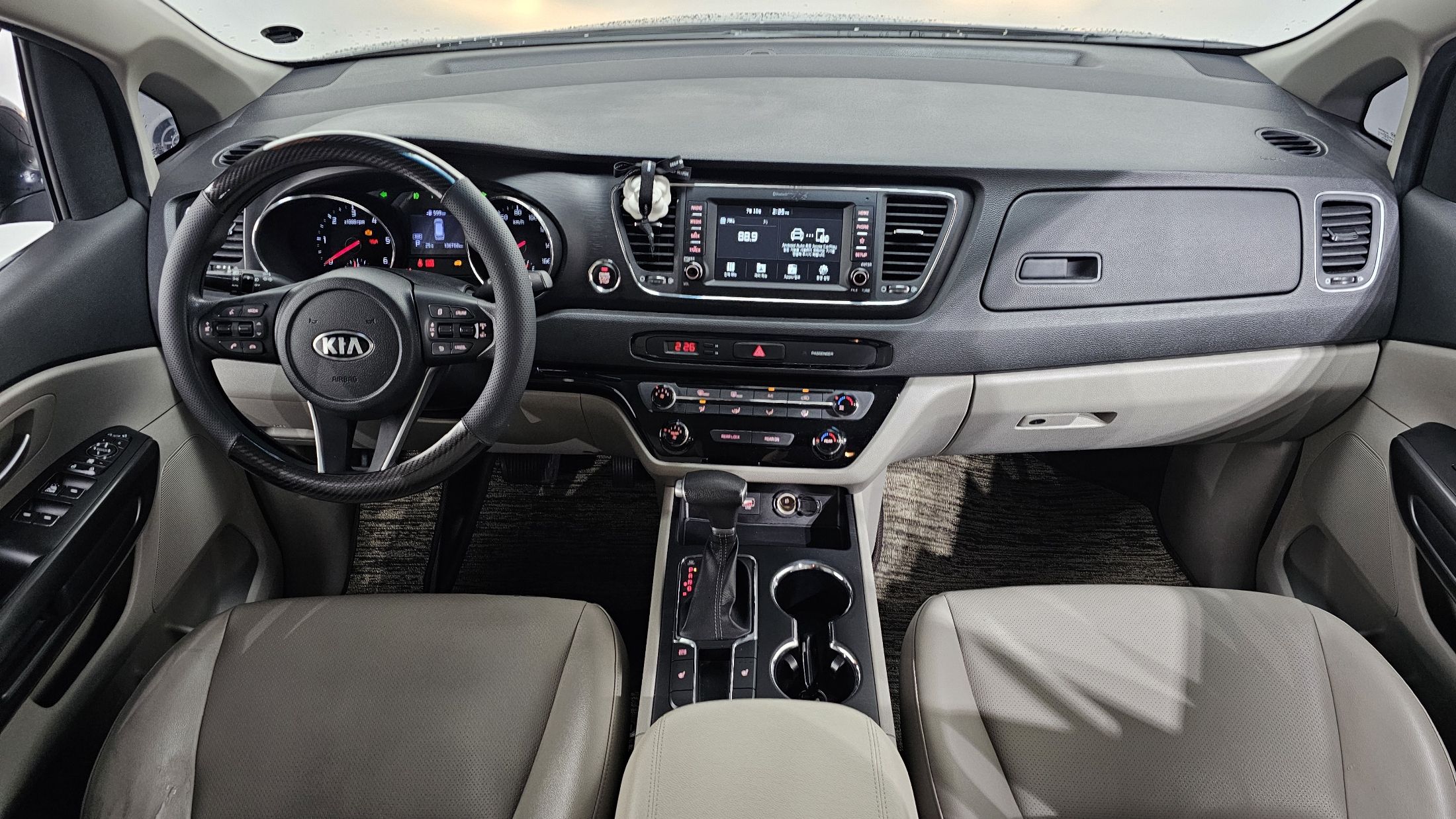 KIA CARNIVAL 2019
