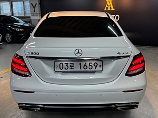MERCEDES BENZ E-CLASS W213 2017