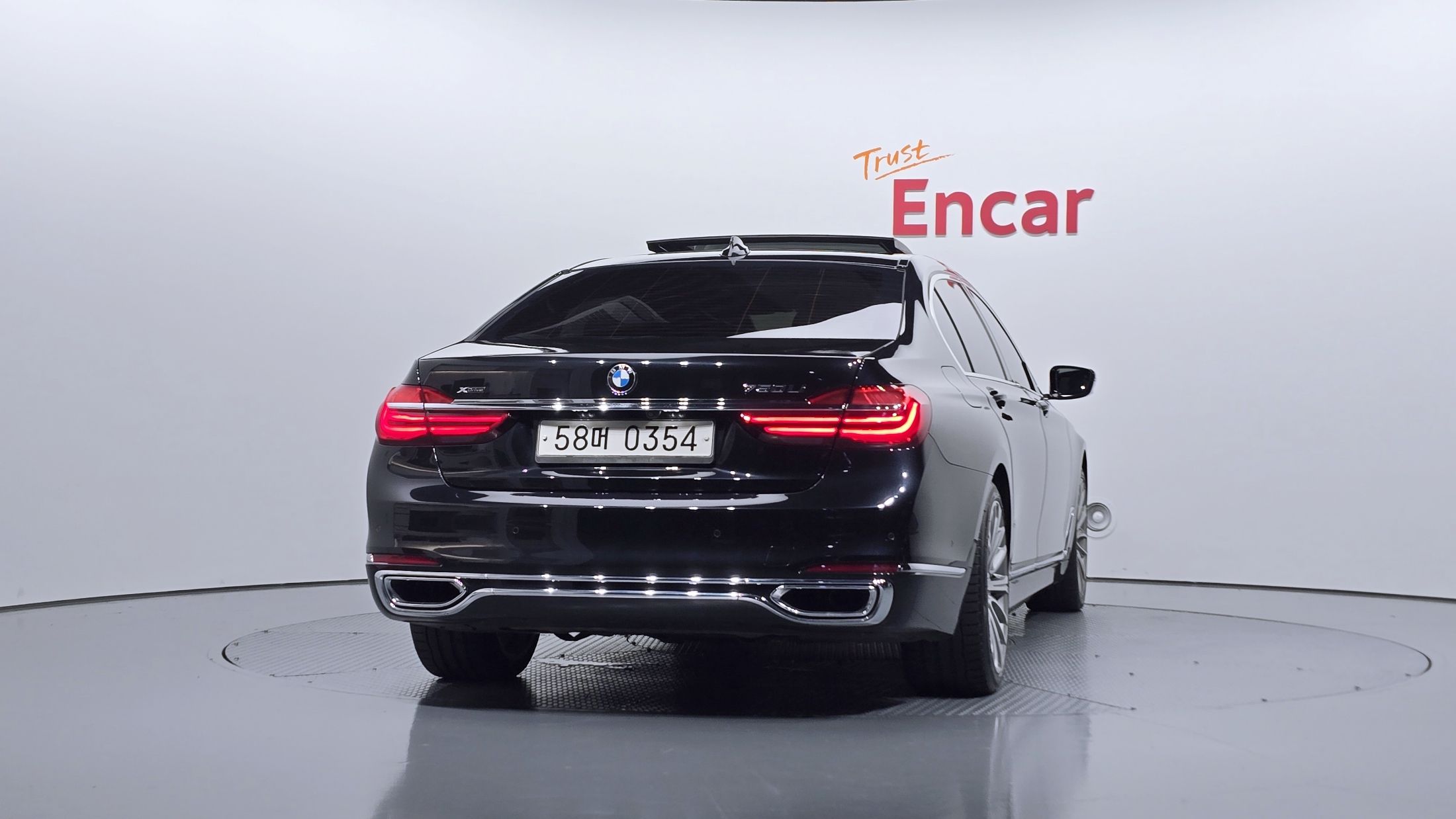BMW 7-SERIES G11 2016
