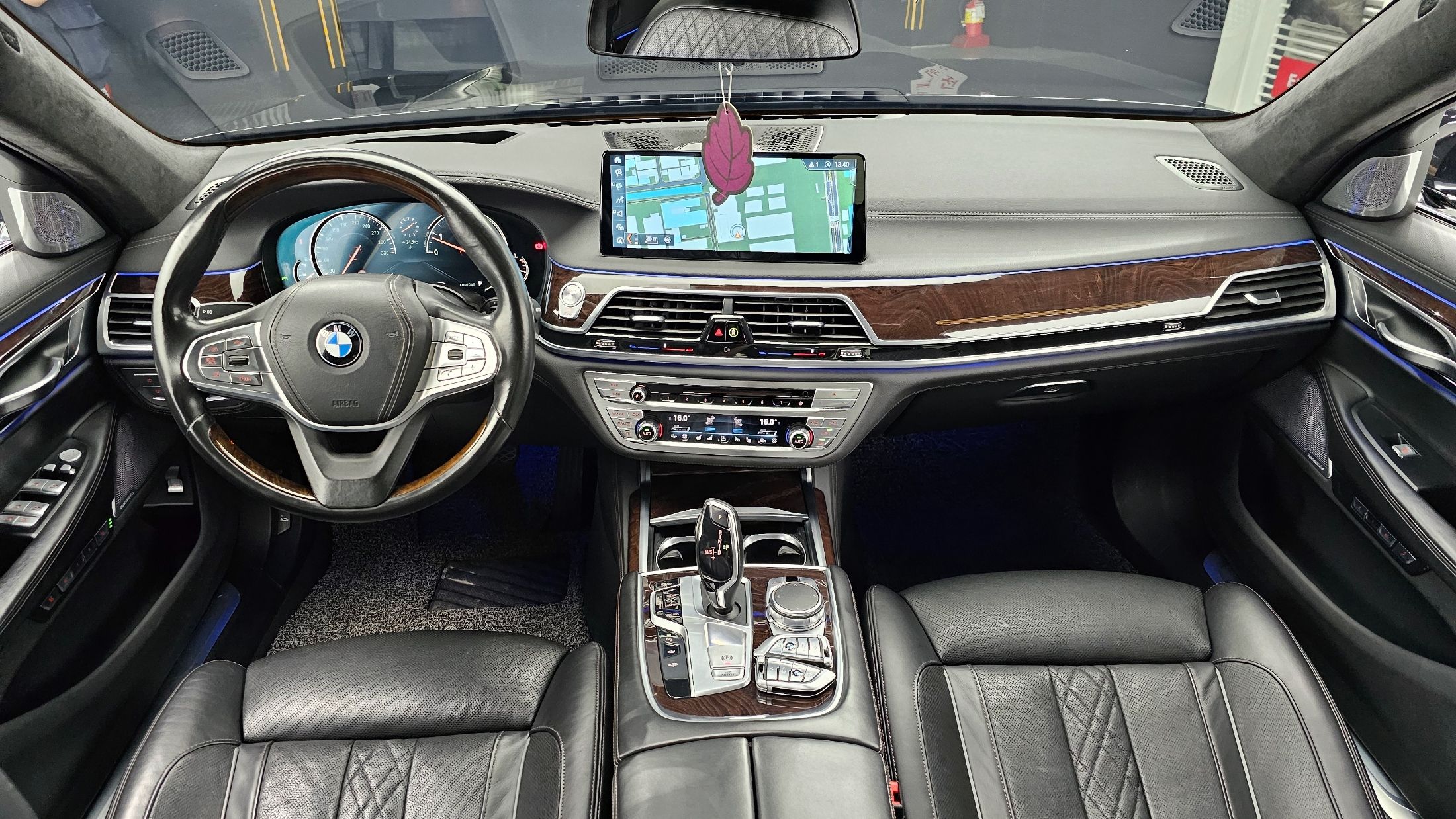 BMW 7-SERIES G11 2016