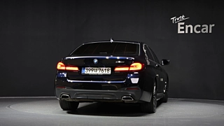 BMW 5-SERIES G30 520i M Sport 2021