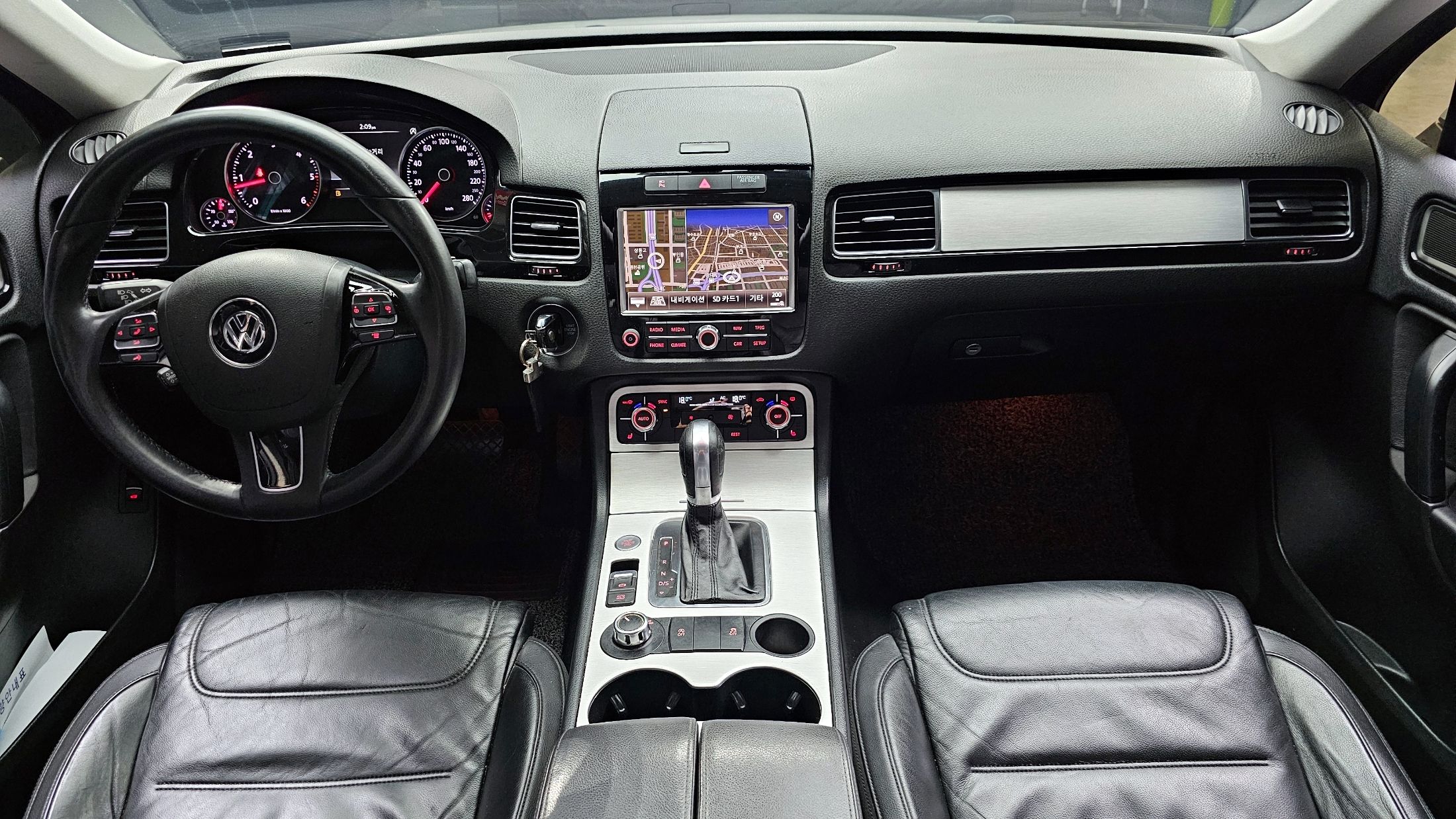 VOLKSWAGEN TOUAREG 2013