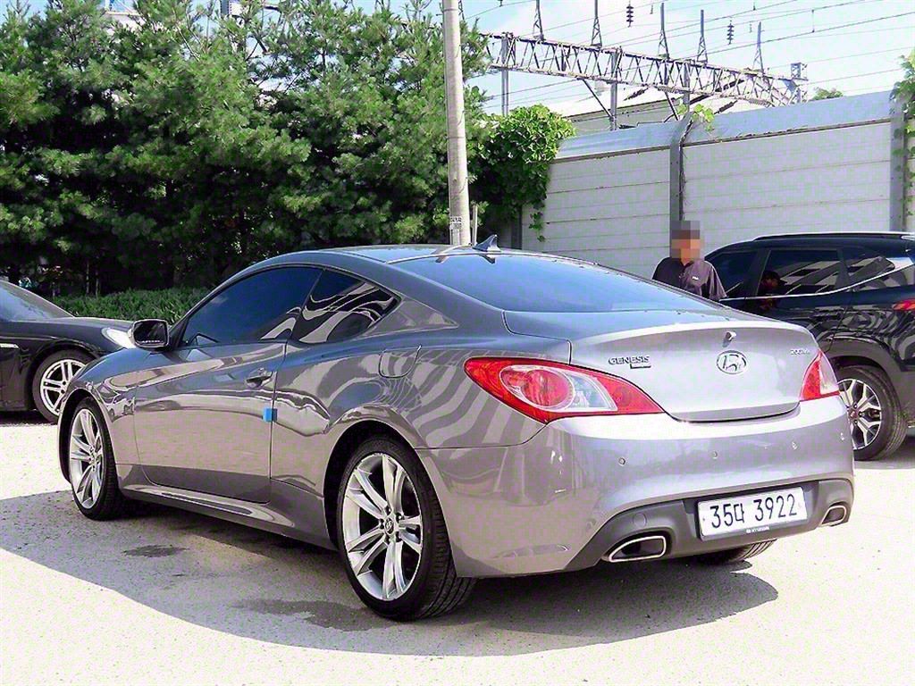 HYUNDAI GENESIS COUPE 2011