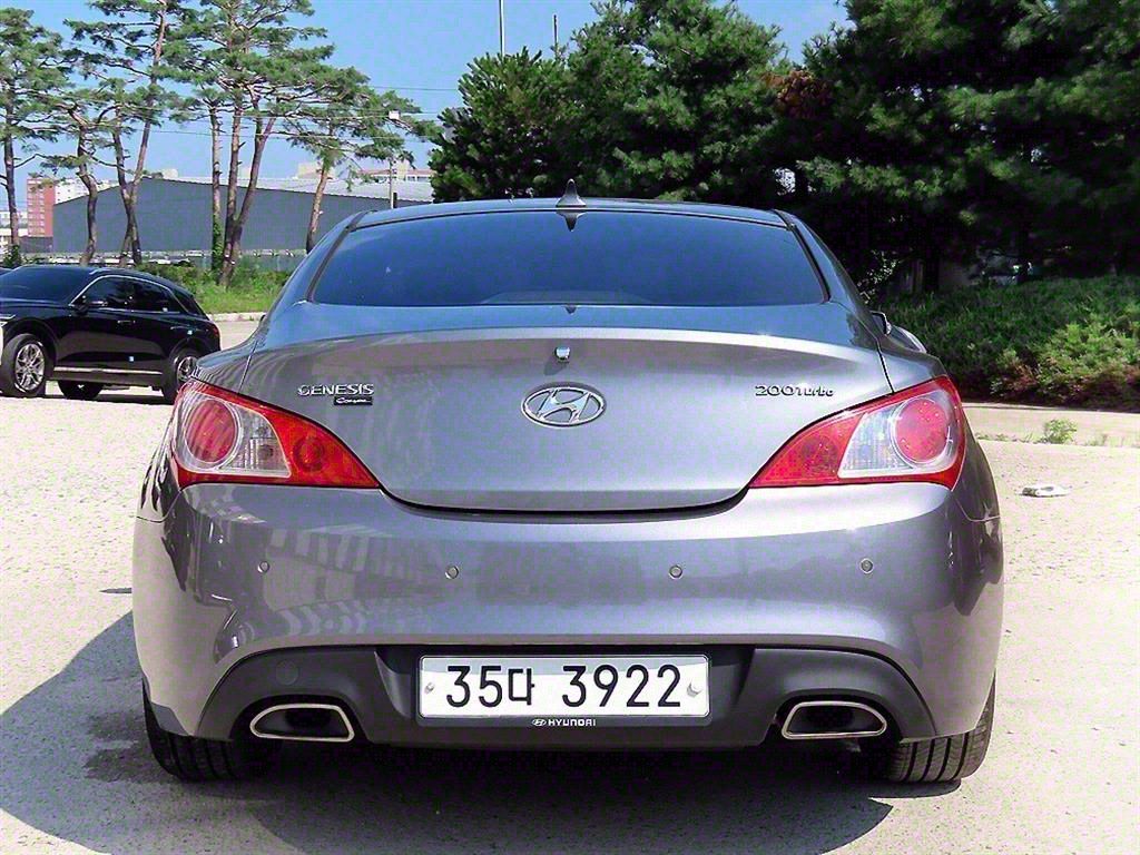 HYUNDAI GENESIS COUPE 2011